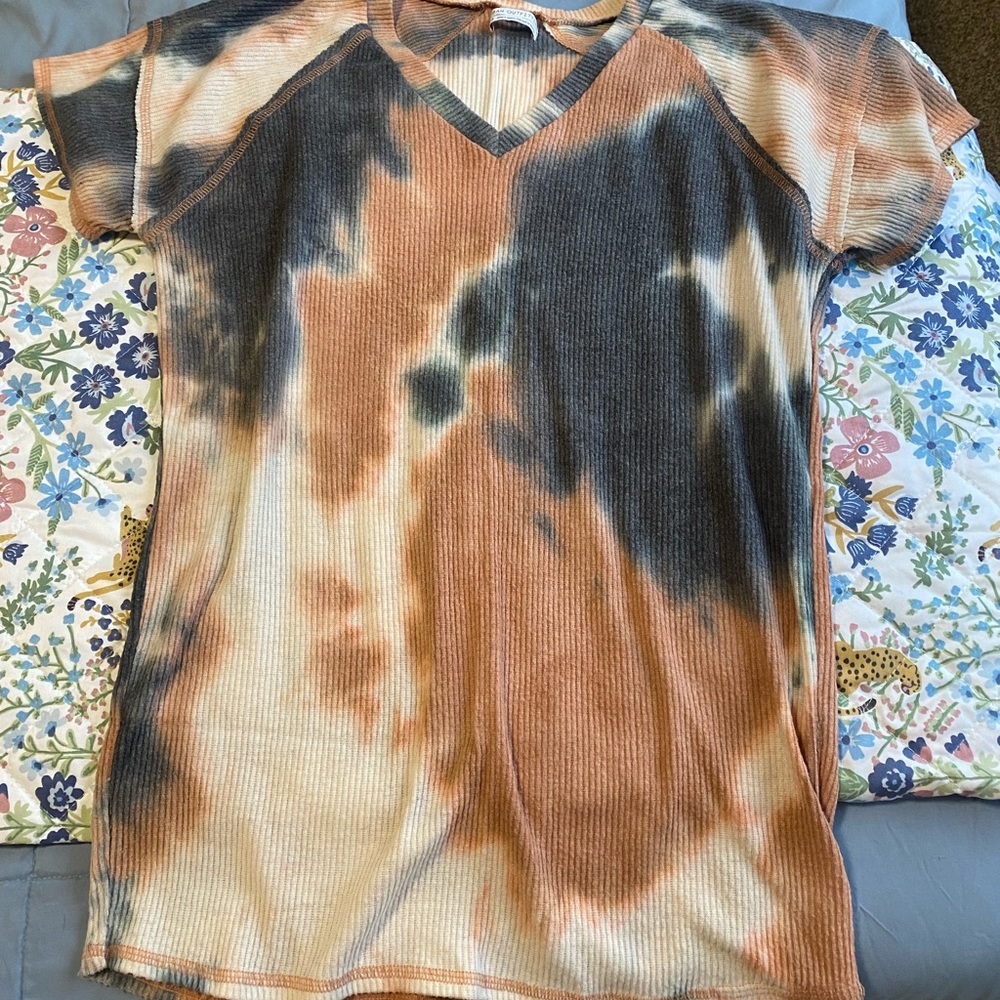 Tie-Dye V-Neck Short Sleeve Top